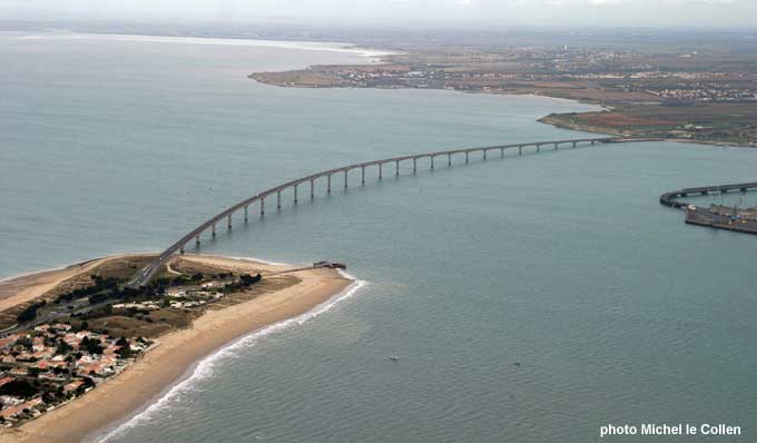 pont de l'�le de R�, vue a�rienne vers le pertuis Breton