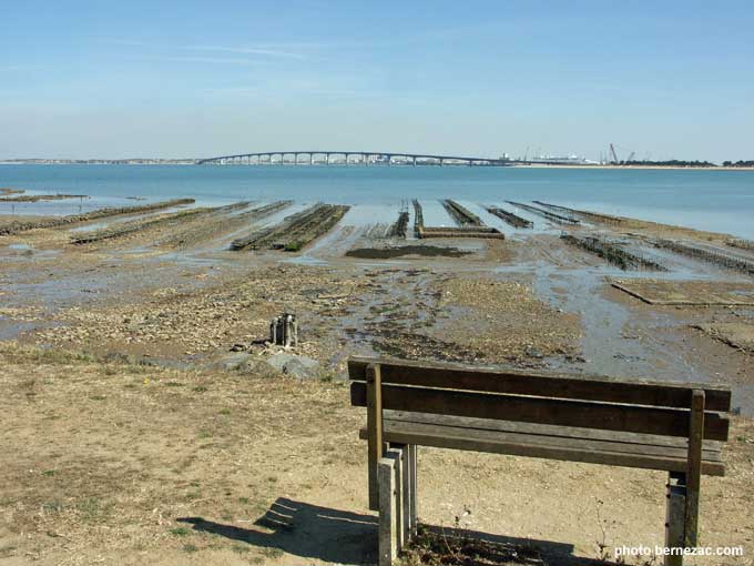 pont de l'�le de R� vu de la promenade de Rivedoux