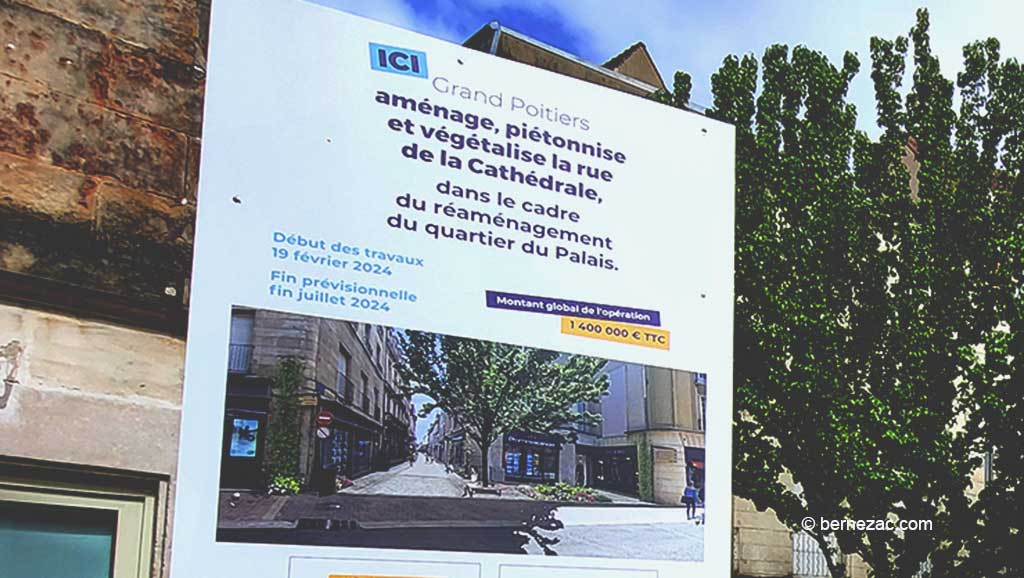 Poitiers rue de la Cathédrale