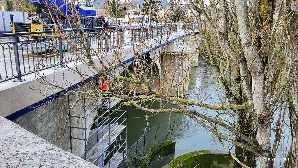 Poitiers, chantier réhabilitation du Pont-Neuf