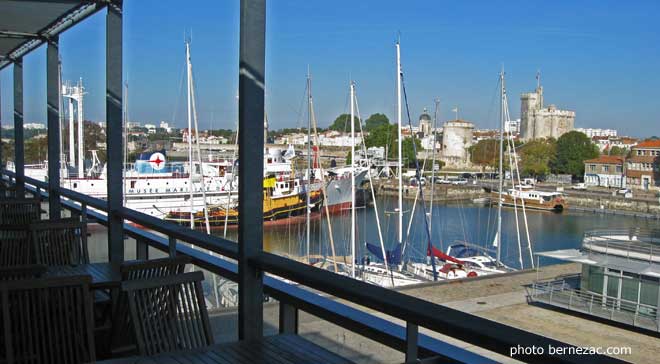 Aquarium de La Rochelle, vue sur la ville depuis la terrasse du Café de l'Aquarium