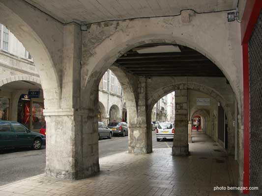 La Rochelle, rue � arcades, photo 075_01