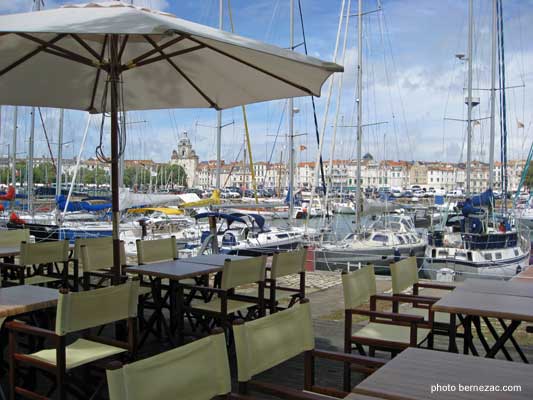 La Rochelle, vieux port, terrasses, photo 077_02