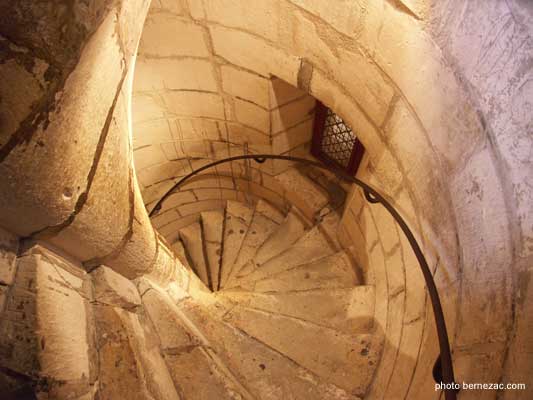 La Rochelle, la tour Saint-Nicolas, escalier en colima�on, photo 075_03
