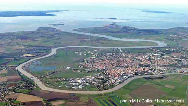 Vue aérienne sur l'estuaire de la Charente