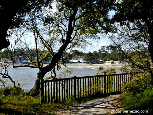 Vaux-sur-Mer, le sentier des douaniers au départ de Nauzan