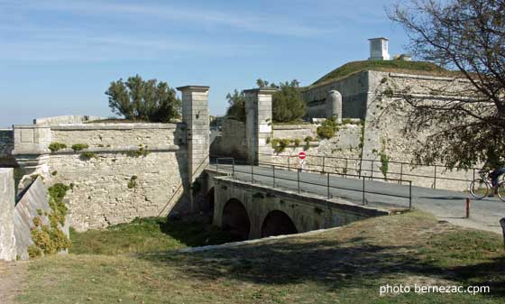 Saint-Martin-de-Ré, entrée de la citadelle  côté mer