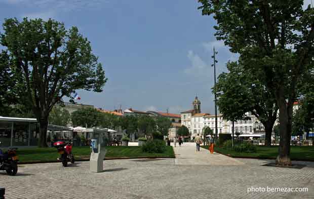 Rochefort, la place Colbert