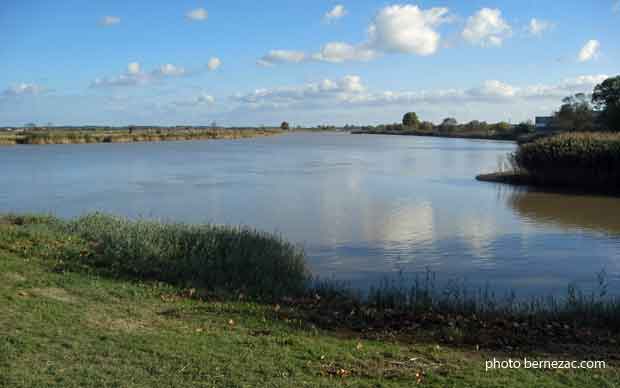 Rochefort, la Charente à la corderie royale