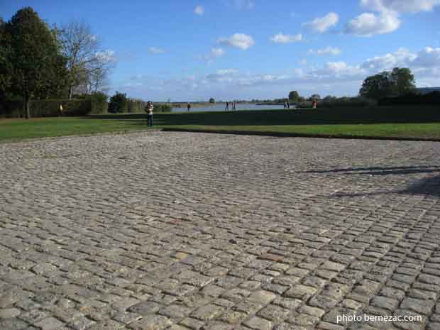 Rochefort, les pavés de la Corderie Royale