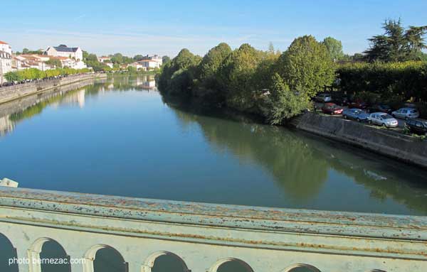 saintes la charente depuis le pont Bernard Palissy