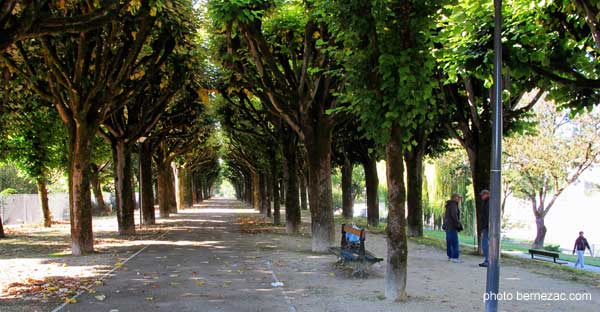 Saintes, promenade en bord de Charente