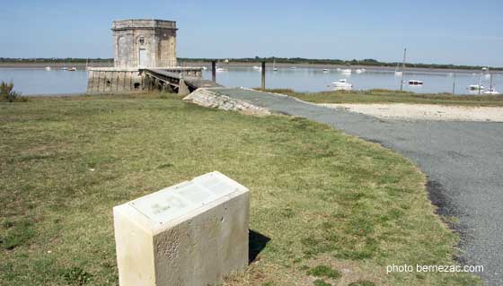 Saint-Nazaire-sur-Charente, la Charente et la fontaine Royale