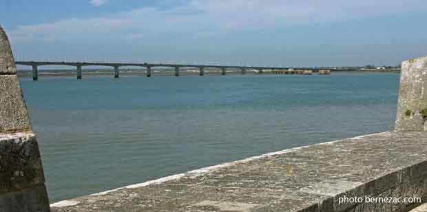 Fort Louvois, vue sur le viaduc d'Oléron