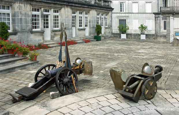La cour d'entrée du château de Cognac