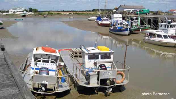 L'Eguille-sur-Seudre, le port, chalands ostréicoles