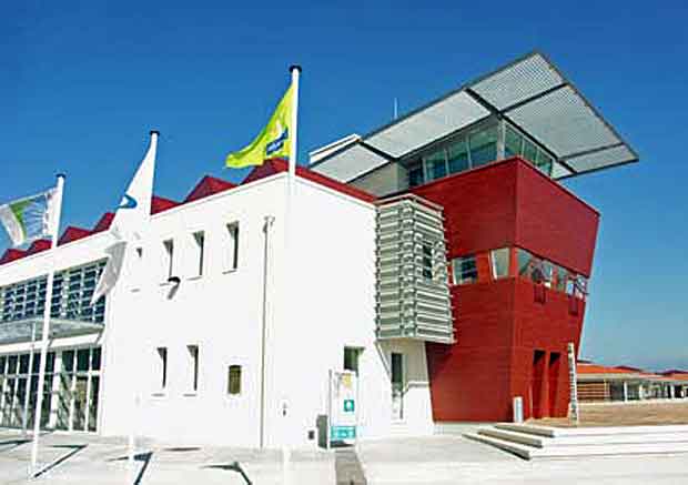 Port Médoc, le bâtiment de la Capitainerie