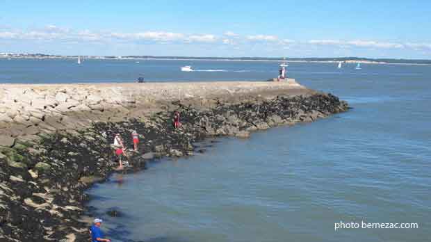 Le Verdon-sur-Mer, pointe de Grave, promenade vers la pointe