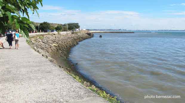 Le Verdon-sur-Mer, pointe de Grave, promenade vers la pointe