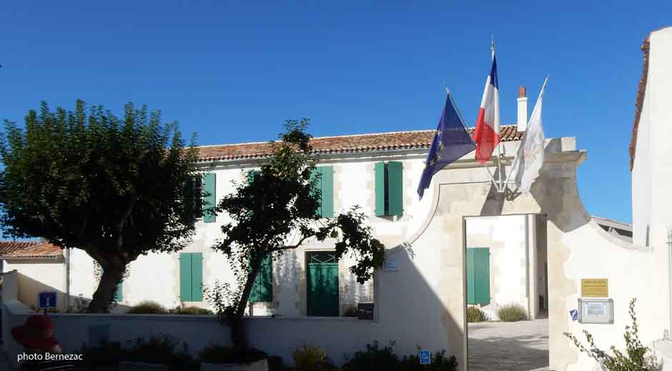 ars-en-ré, la mairie