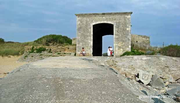 île de ré abri canot se sauvetage