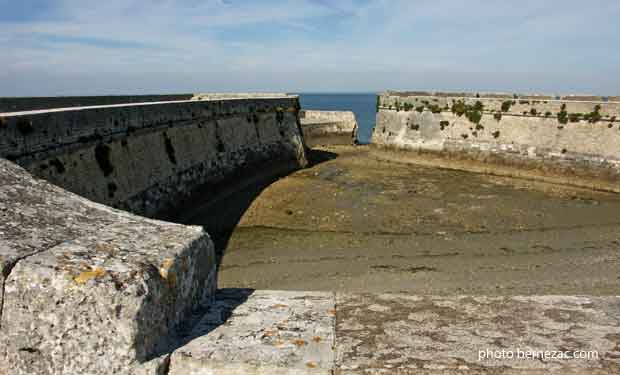 Saint-Martin-de-Ré, le port de la citadelle