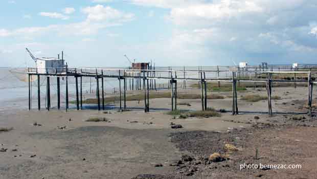 Port Conac, les carrelets en bord d'estuaire