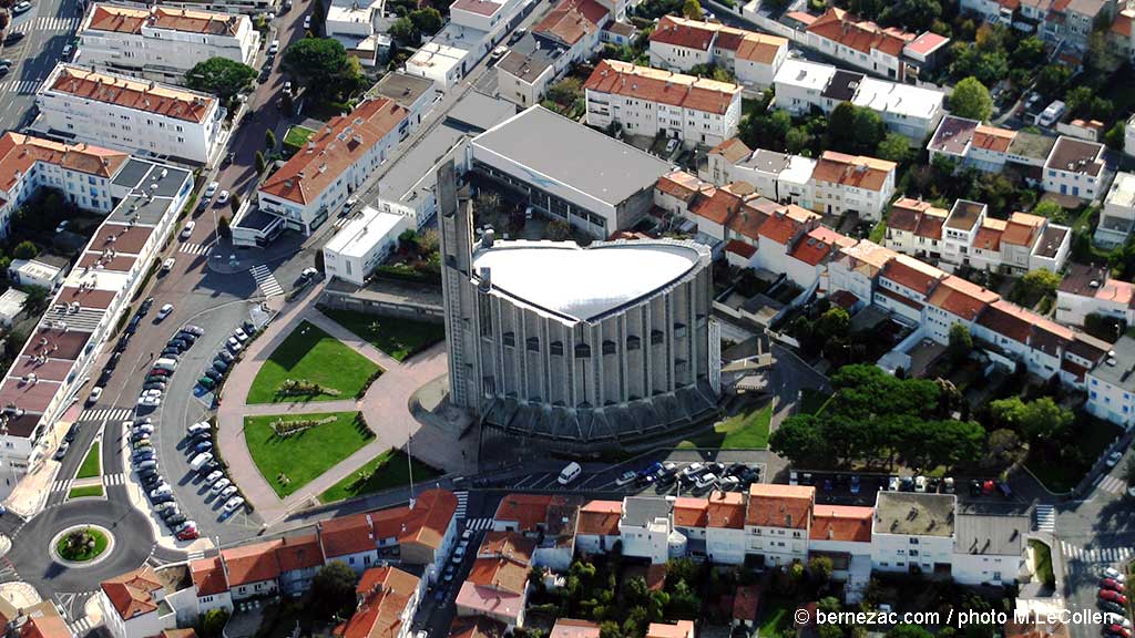 vue aérienne eglise Notre-Dame Royan