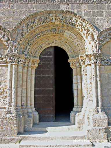 Talmont, église Sainte-Radegonde, le portail côté nord