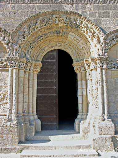 Talmont, église Sainte-Radegonde, le portail côté nord