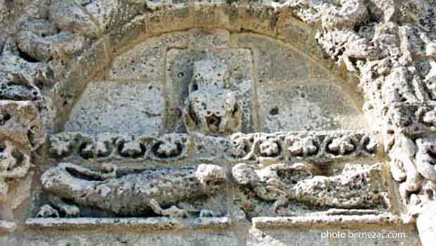 Talmont, église Sainte-Radegonde, le portail côté nord