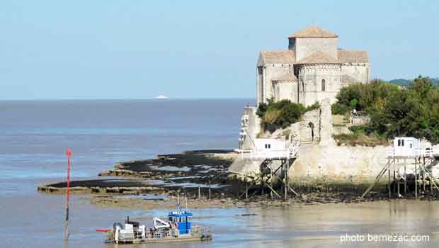 Talmont-sur-Gironde vue depuis la falaise du Caillaud