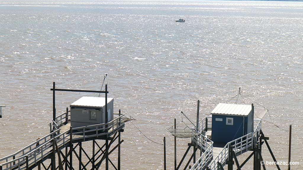 Talmont-sur-Gironde, la falaise du Caillaud, les carrelets