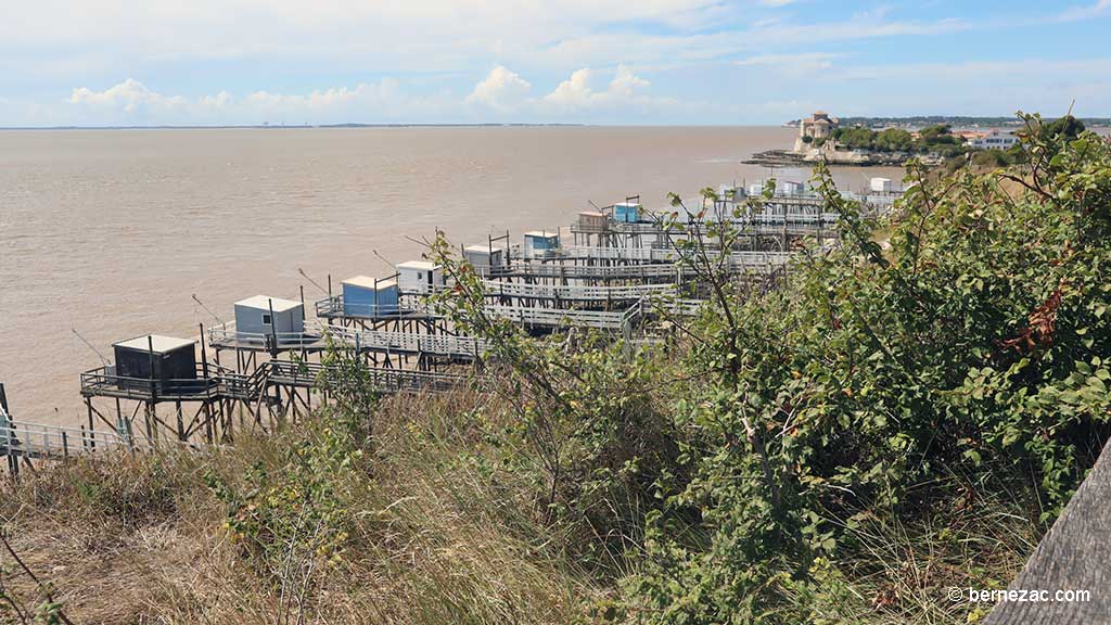 Talmont-sur-Gironde, la falaise du Caillaud, les carrelets