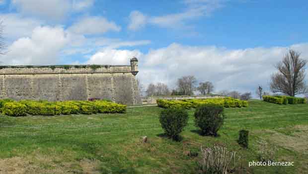 les remparts de la Citadelle de Blaye