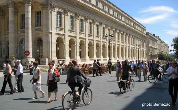 Grand Théâtre, côté Cours du Chapeau Rouge