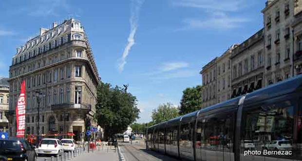 Bordeaux, cours du 30 juillet et place des Quinconces