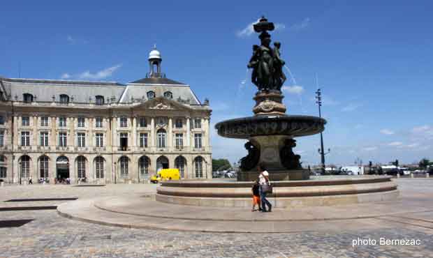 Bordeaux, place de la Bourse