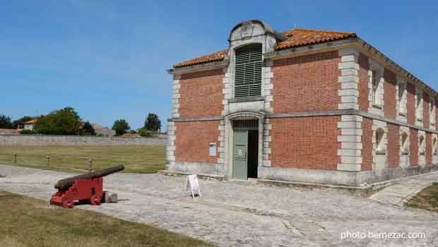 Brouage - la Halle aux Vivres, entrée