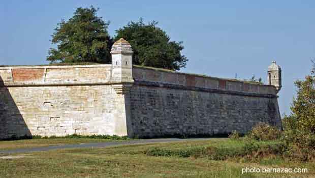 Brouage, la courtine du Gouverneur