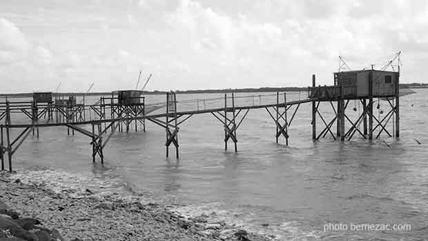 les carrelets de la baie d'Yves