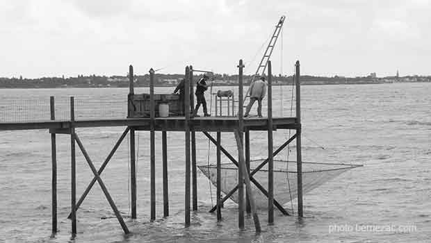 les carrelets de la baie d'Yves