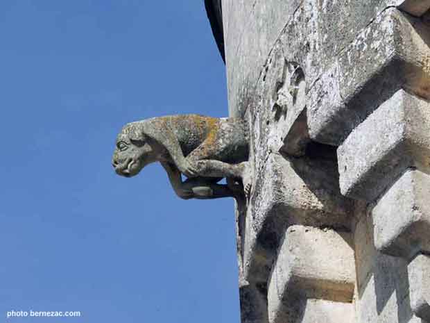 Jonzac, gargouille du château