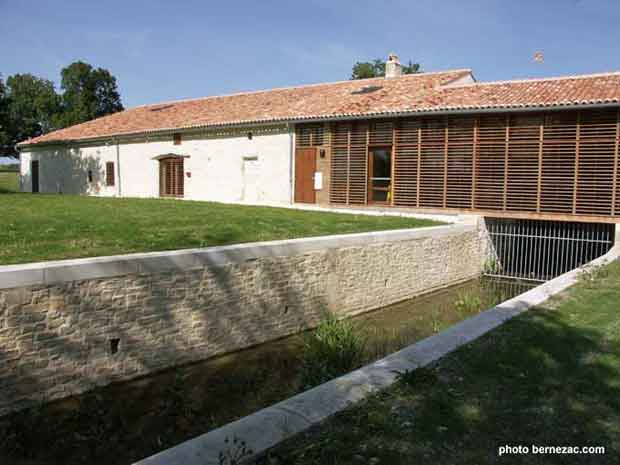 Jonzac, le moulin de Chez Bret