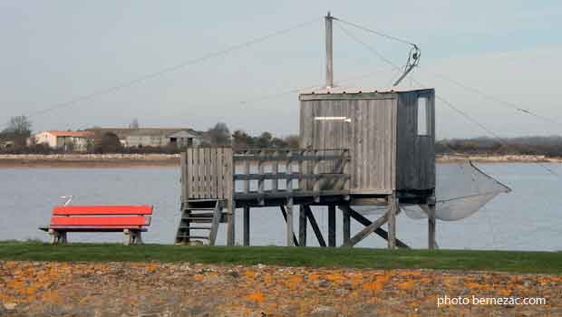 Meschers, le port, la promenade des carrelets