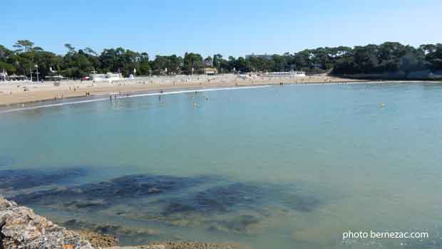 Plage de Nauzan, matin calme et marée basse