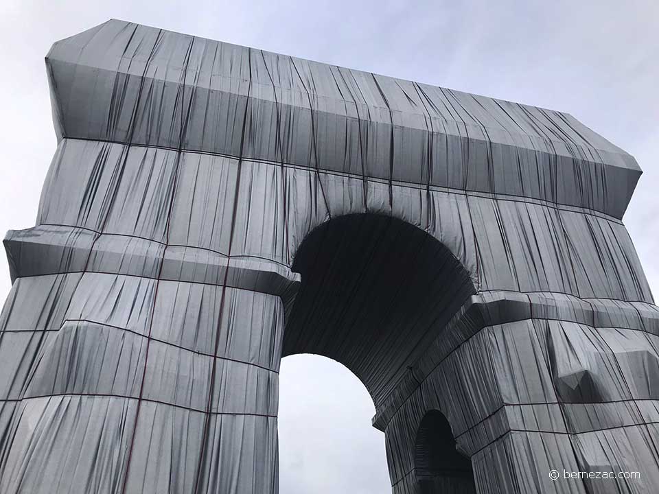 Paris arc de triomphe Christo