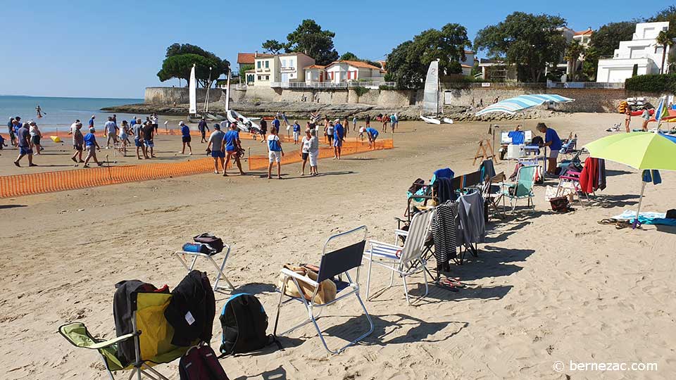 pétanque sur la plage à Saint-Palais-sur-Mer