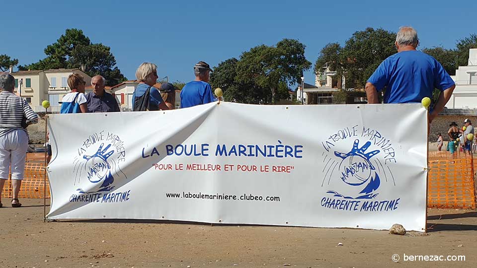 pétanque sur la plage à Saint-Palais-sur-Mer