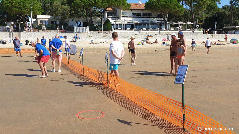 pétanque sur la plage à Saint-Palais-sur-Mer